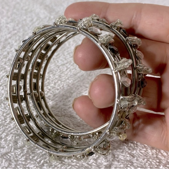 Vintage Elegant Silver and Black Metal Bracelet Set - Picture 8 of 9